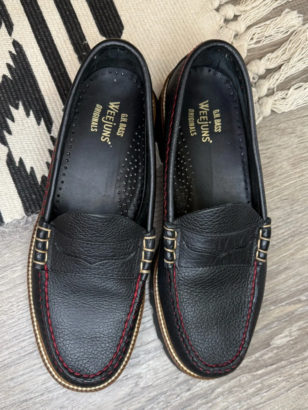 Weejuns GH Bass Larson Whipstitch Lug Loafer Sz 9.5D Black Grain Leather Slip On